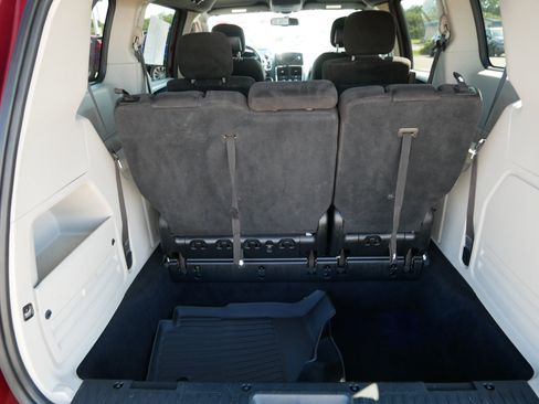 Used 2014 Dodge Grand Caravan SE FWD image 18