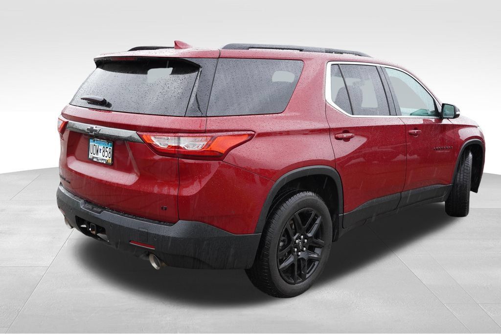 Used 2019 Chevrolet Traverse LT w/ LPO, Blackout Package AWD/4WD image 3