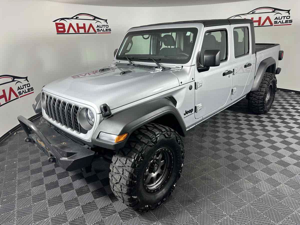 Used 2024 Jeep Gladiator Sport AWD/4WD image 4