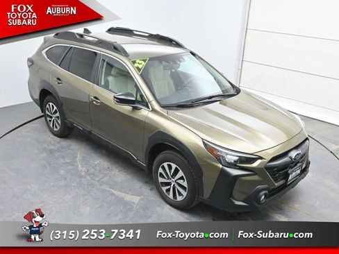 Used 2023 Subaru Outback Premium image 28