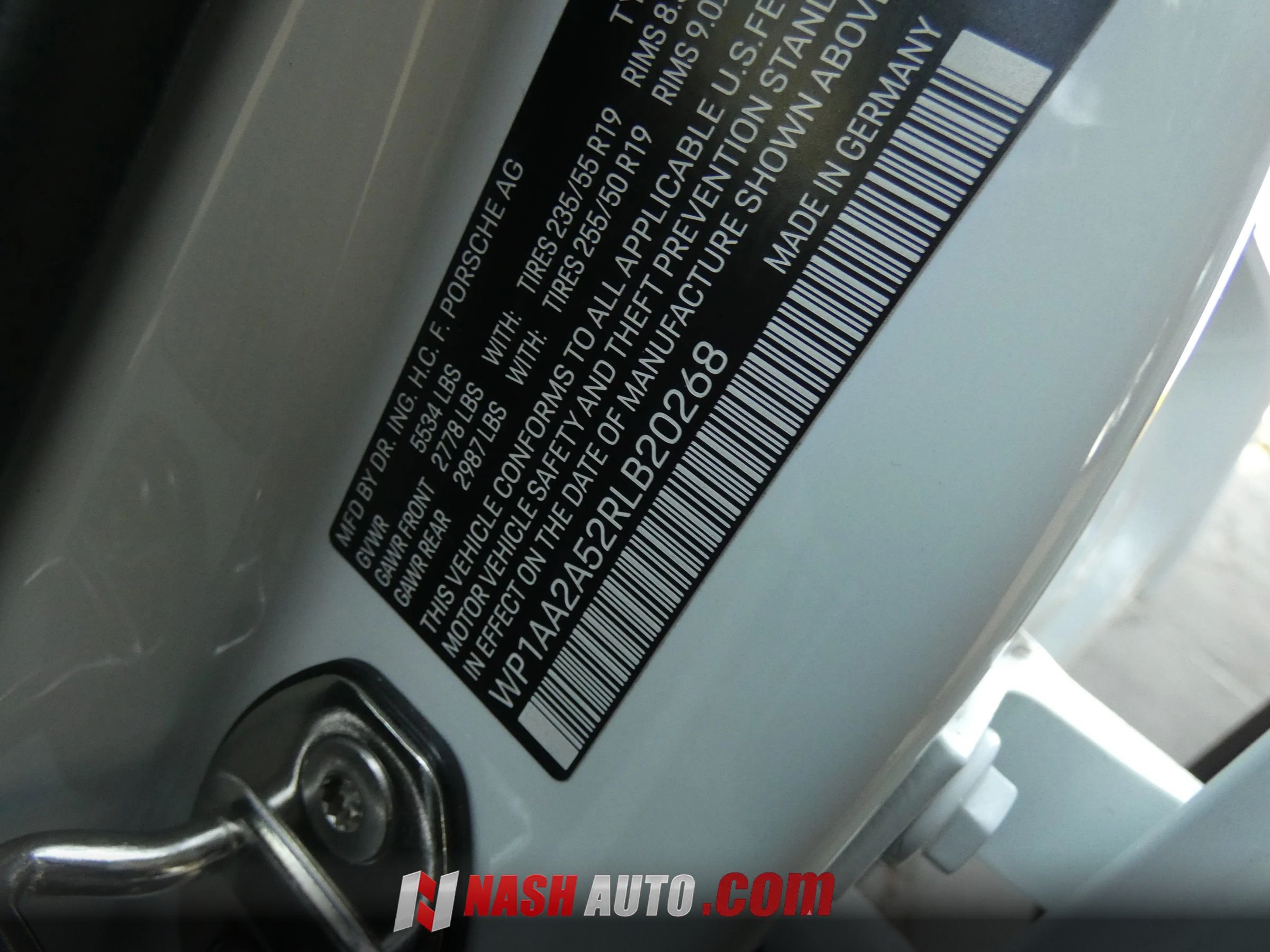 Used 2024 Porsche Macan AWD/4WD image 79