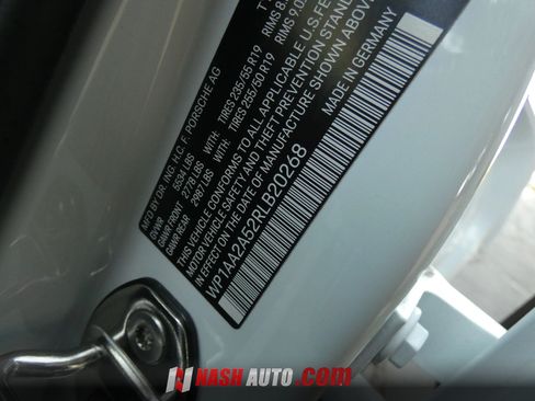Used 2024 Porsche Macan AWD/4WD image 79