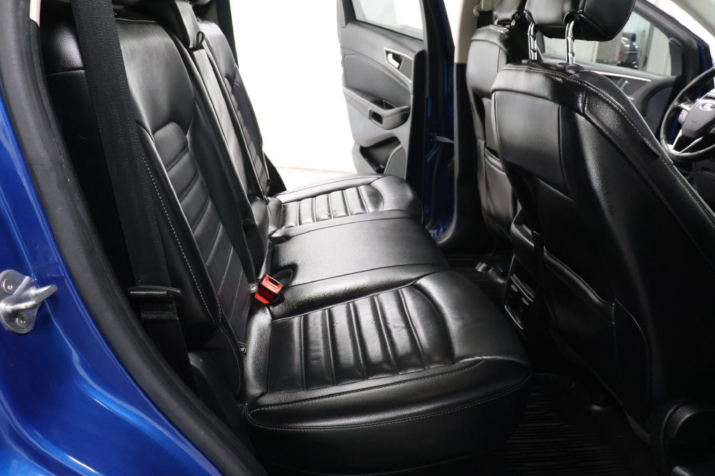 Used 2018 Ford Edge SEL w/ Equipment Group 201A FWD image 30