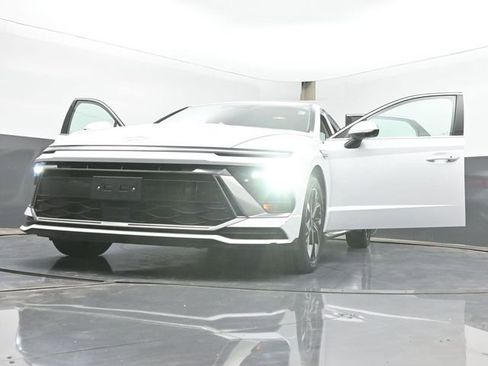 Used 2025 Hyundai Sonata SEL FWD image 50