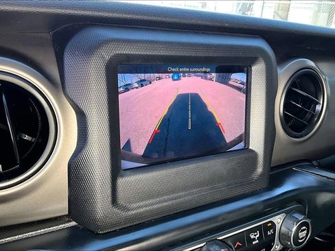 Used 2018 Jeep Wrangler Unlimited Sport S image 31