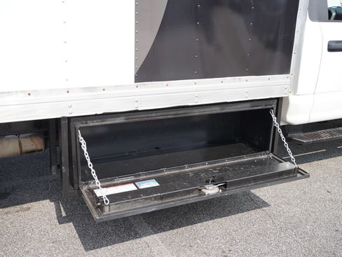 Used 2018 Ford F550 2WD Regular Cab Super Duty image 28