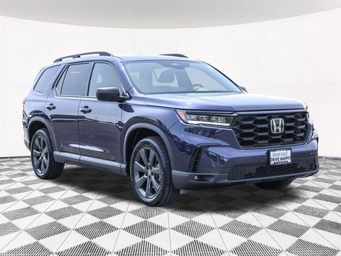 Used 2025 Honda Pilot Sport image 8