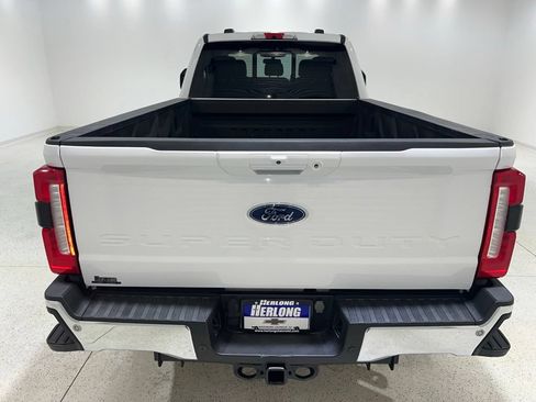 Used 2023 Ford F250 Lariat w/ FX4 Off-Road Package AWD/4WD image 4