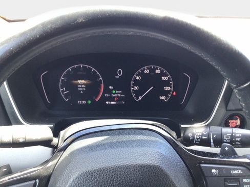 Used 2023 Honda Pilot Touring image 10