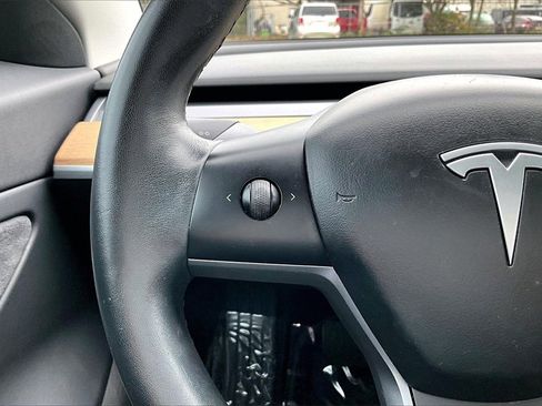 Used 2018 Tesla Model 3 Long Range image 15