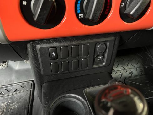 Used 2013 Toyota FJ Cruiser 4WD image 15