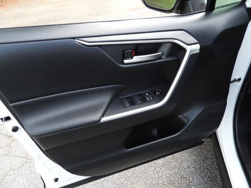 Used 2019 Toyota RAV4 XLE image 30