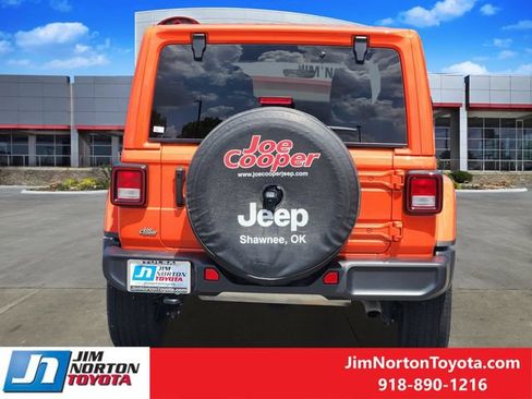 Used 2023 Jeep Wrangler Unlimited Sahara AWD/4WD image 7