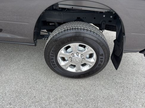 Certified 2025 RAM 2500 Big Horn AWD/4WD image 10