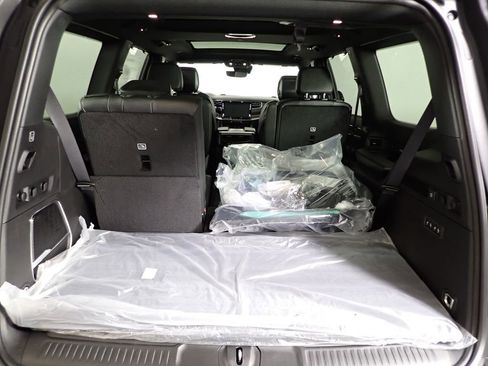New 2026 Jeep Grand Wagoneer Limited AWD/4WD image 17