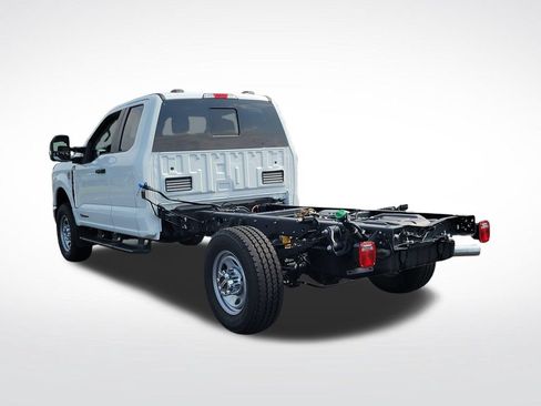 New 2026 Ford F350 XL w/ XL Chrome Package AWD/4WD image 4
