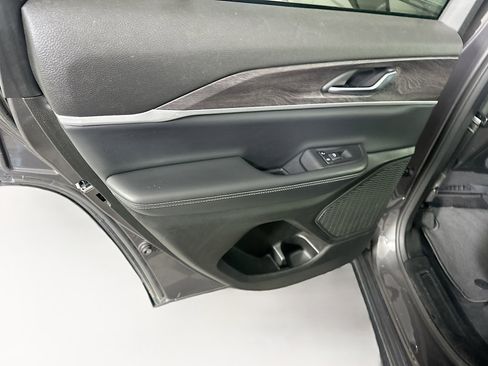 Used 2023 Jeep Grand Cherokee Limited image 26