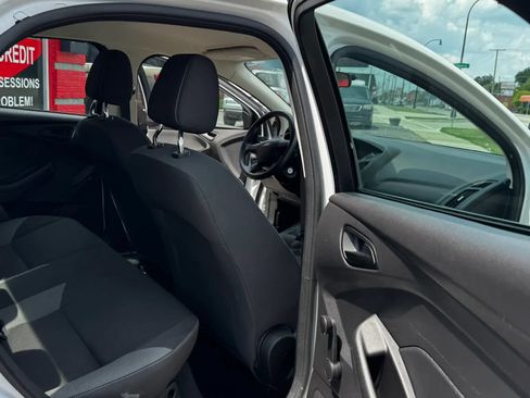 Used 2014 Ford Focus S FWD image 19