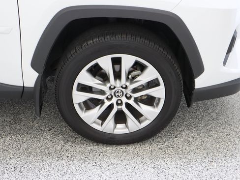 Used 2025 Toyota RAV4 Limited FWD image 5
