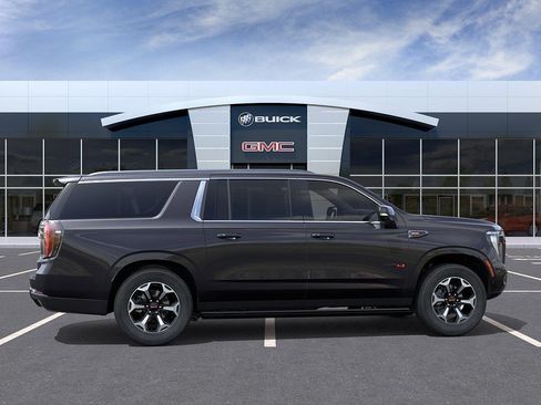 New 2026 GMC Yukon XL AT4 Ultimate AWD/4WD image 5