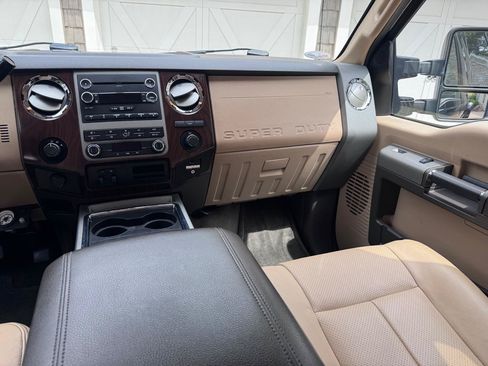 Used 2012 Ford F450 Lariat AWD/4WD image 16