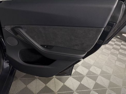 Used 2024 Tesla Model Y Long Range image 26