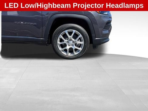 New 2024 Jeep Compass Latitude w/ Sun and Sound Group image 9