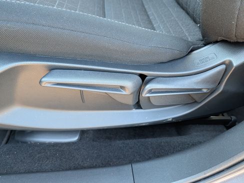 Used 2025 Honda HR-V LX image 21