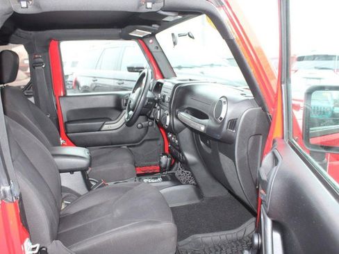 Used 2015 Jeep Wrangler Sport image 10