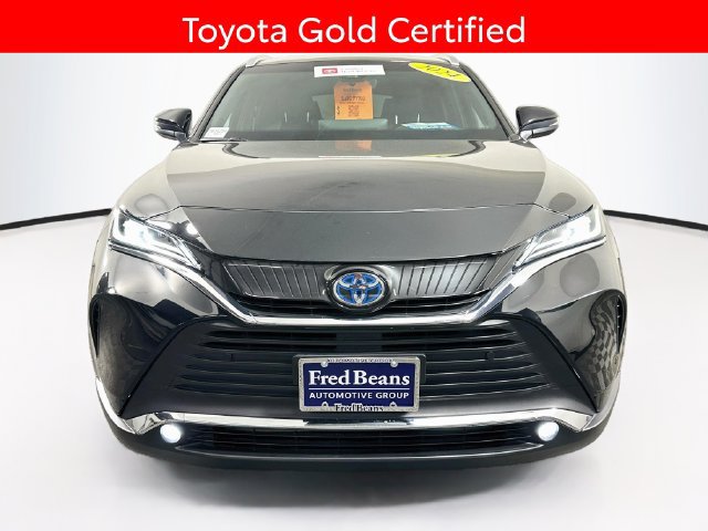 Used 2024 Toyota Venza XLE AWD/4WD image 2