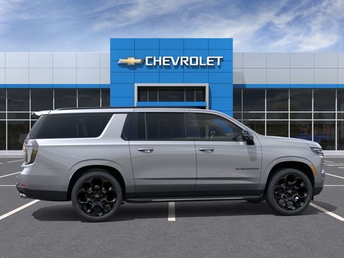 New 2026 Chevrolet Suburban RST AWD/4WD image 5