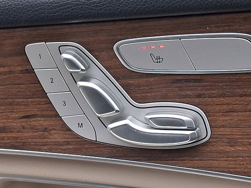 Used 2022 Mercedes-Benz GLC 300 4MATIC image 27