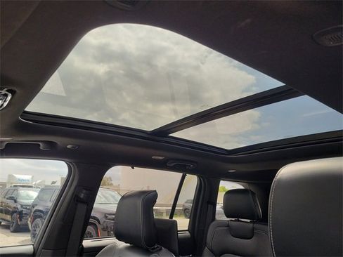 Used 2023 Jeep Grand Cherokee Overland w/ Advanced Protech Group III image 30