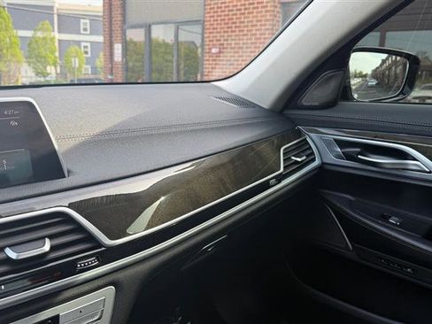 Used 2020 BMW 740i xDrive w/ Cold Weather Package image 18