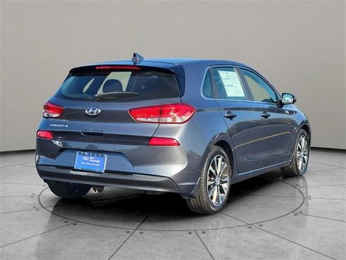 Used 2019 Hyundai Elantra GT image 12