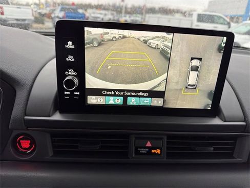 Used 2025 Honda Pilot TrailSport image 27