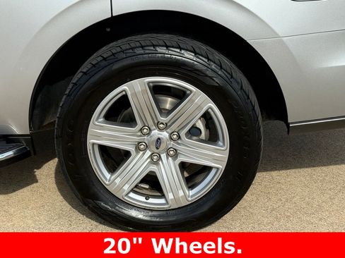 Used 2021 Ford Expedition XLT image 9