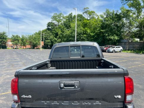 Used 2023 Toyota Tacoma SR AWD/4WD image 20