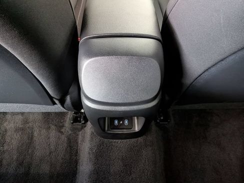 Used 2025 Hyundai Elantra SEL FWD image 28