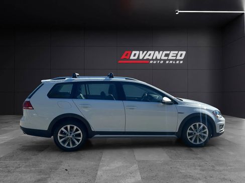Used 2017 Volkswagen Golf Alltrack SEL image 8