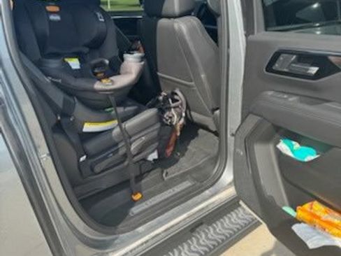 Used 2025 Chevrolet Suburban Z71 w/ Comfort Package AWD/4WD image 3