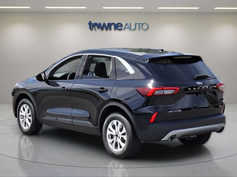 Used 2023 Ford Escape Active AWD/4WD image 3