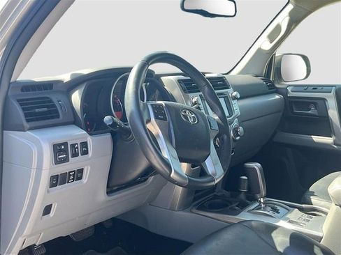 Used 2012 Toyota 4Runner SR5 w/ Premium Pkg w/3rd Row Seat AWD/4WD image 9