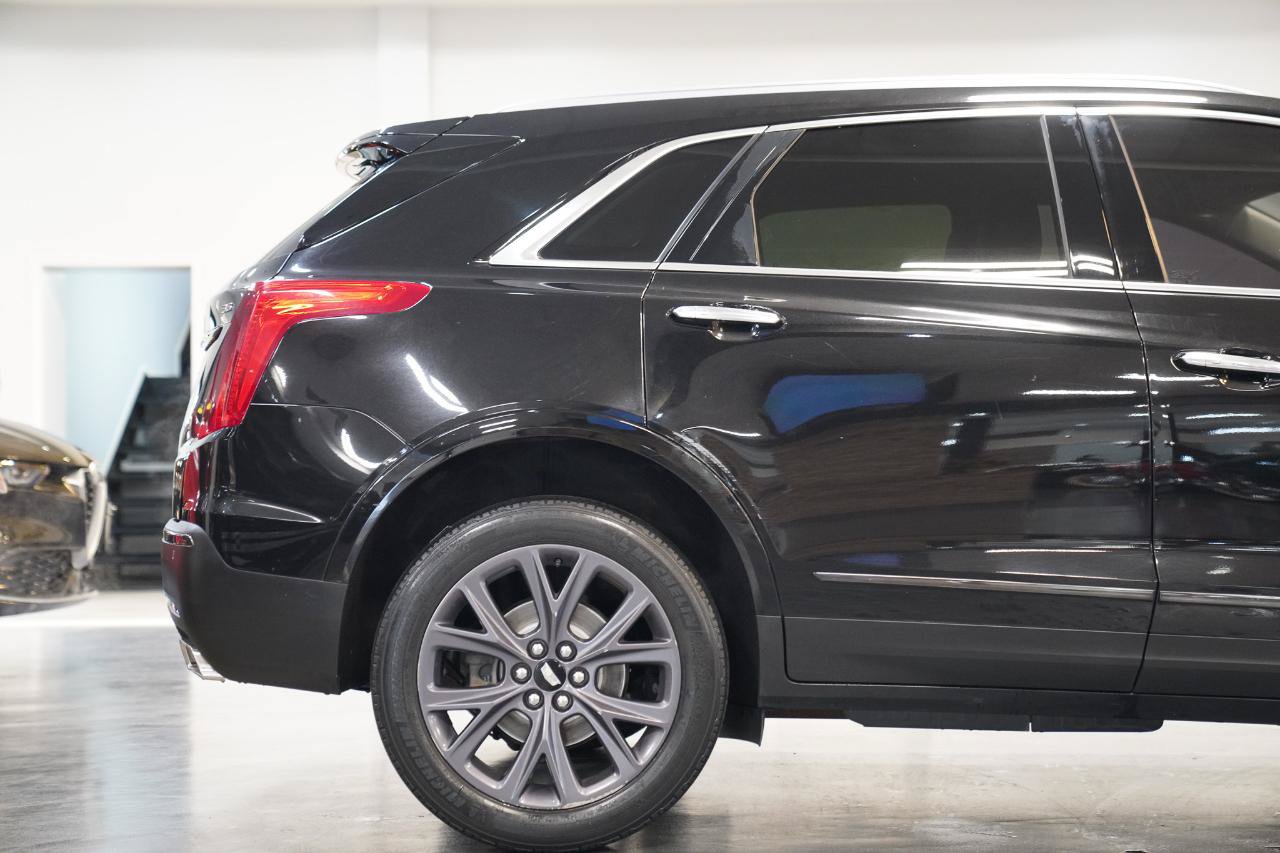 Used 2018 Cadillac XT5 Luxury w/ LPO, Black Ice Package FWD image 11