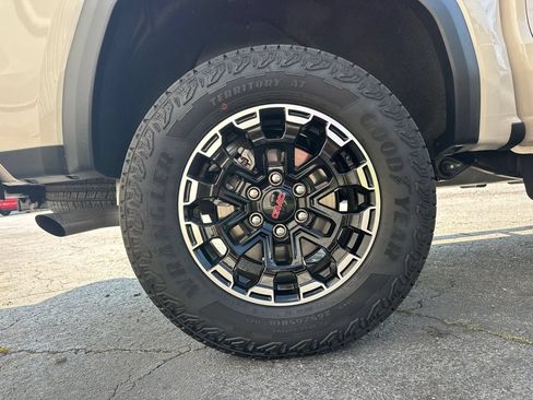 Used 2026 GMC Canyon AT4 w/ AT4 Premium Package AWD/4WD image 18