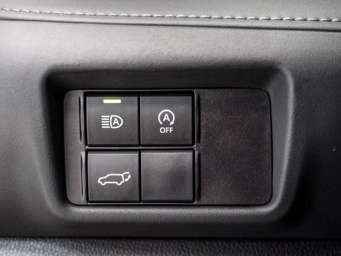 Used 2023 Toyota Highlander XLE image 24