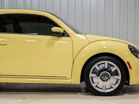 Used 2013 Volkswagen Beetle 2.5 FWD image 18