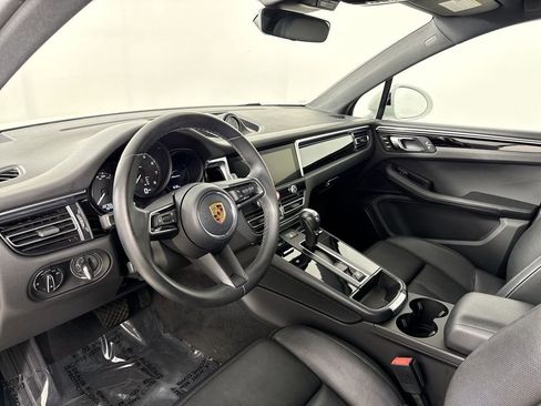 Certified 2023 Porsche Macan Turbo AWD/4WD image 4