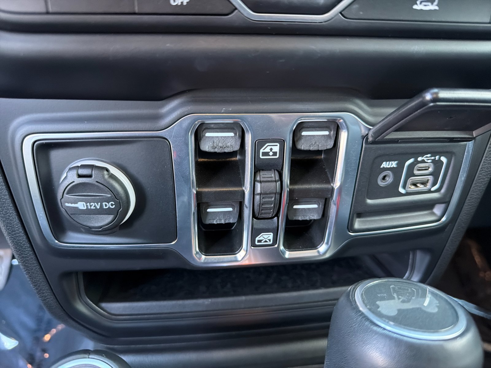 Used 2022 Jeep Wrangler Unlimited Sahara AWD/4WD image 43