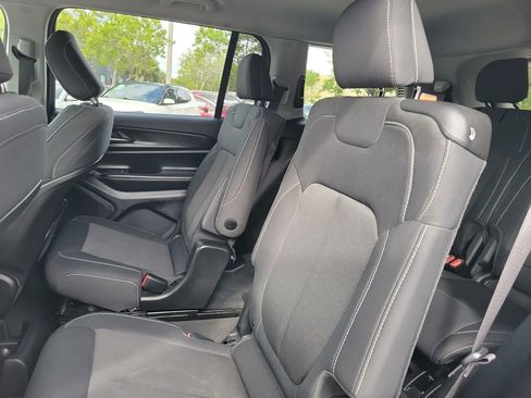 Used 2023 Jeep Grand Cherokee L Laredo AWD/4WD image 14